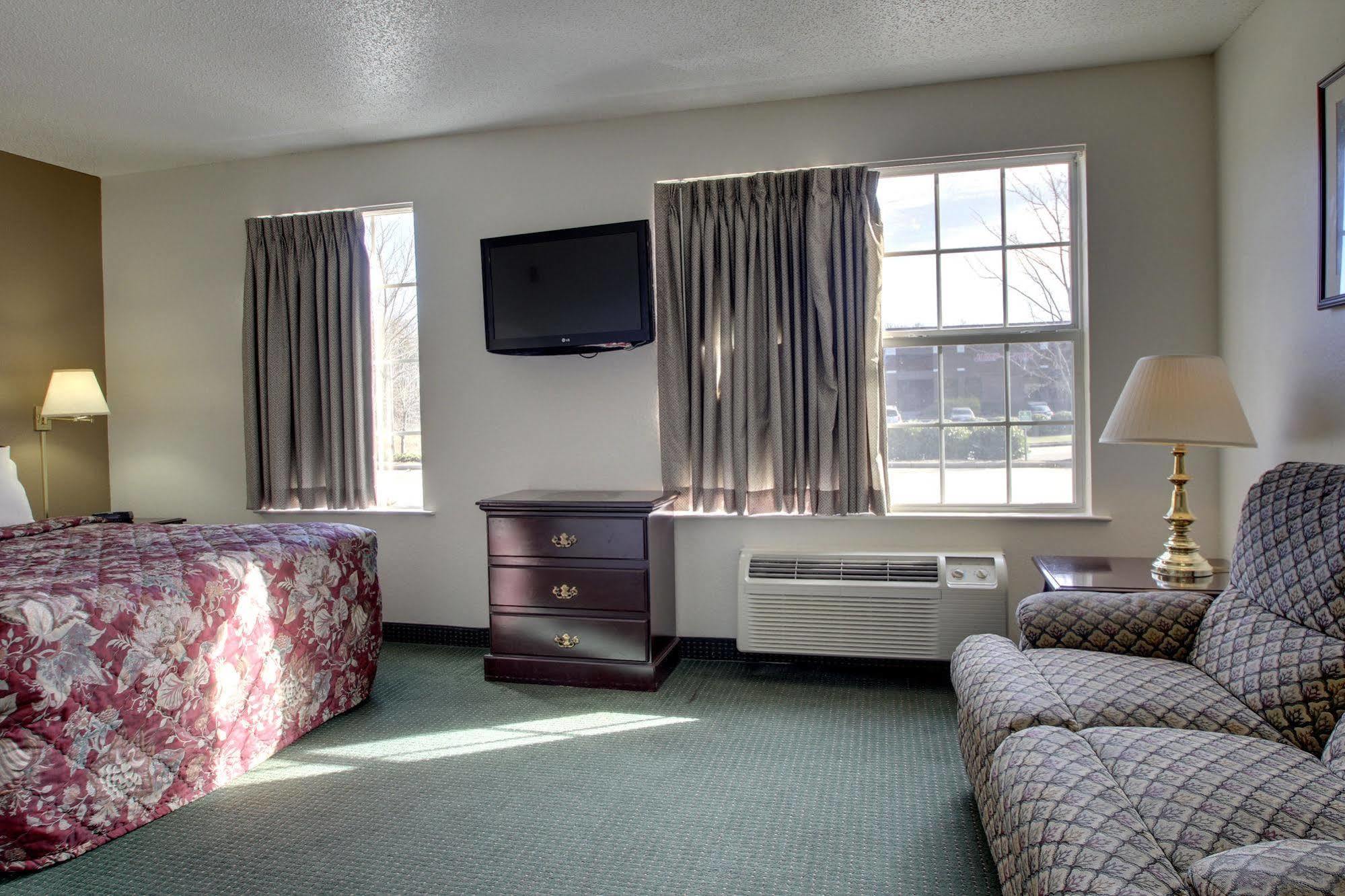 Intown Suites Extended Stay Greensboro Nc - Airport Exterior photo